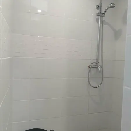 Nid Douillet Au Centre *