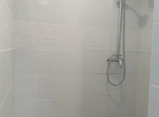 Nid Douillet Au Centre *